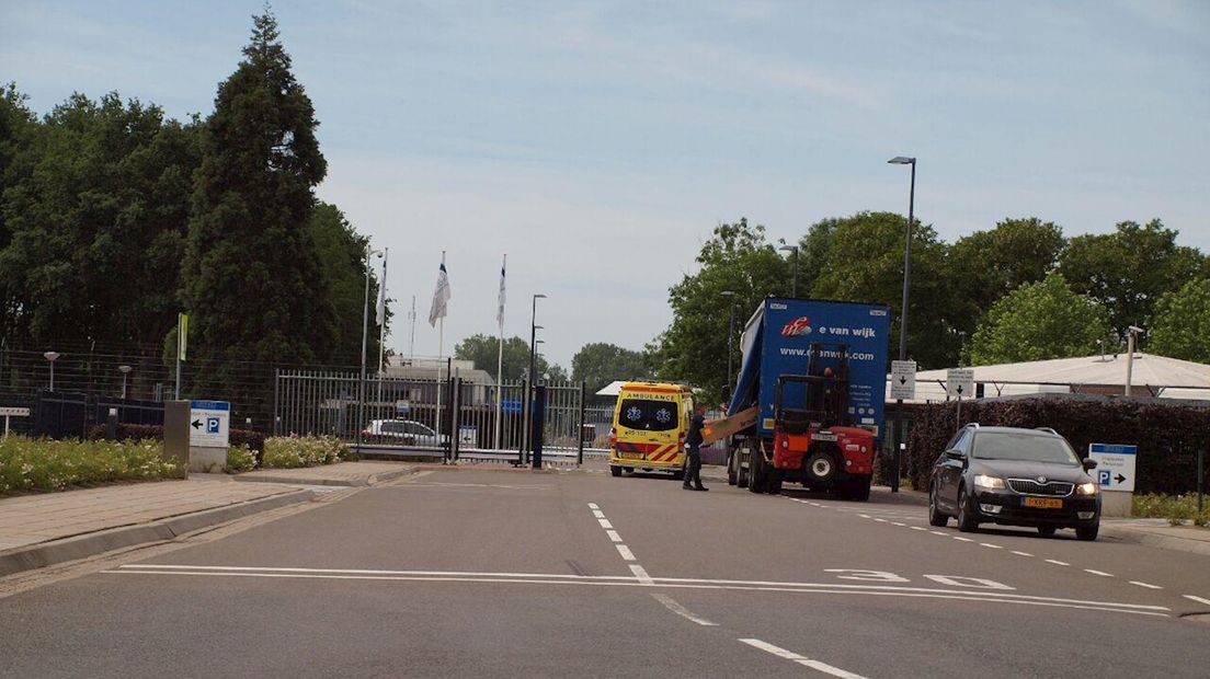 Brandweermensen naar ziekenhuis na incident bij Urenco Almelo