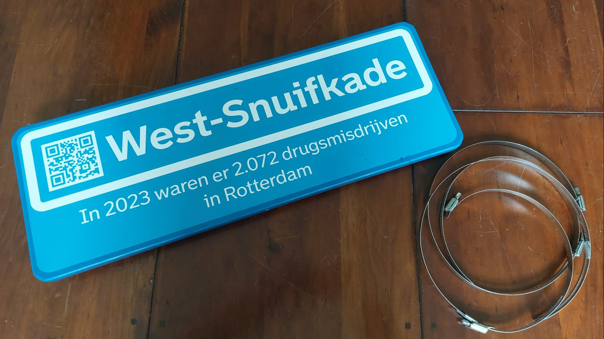 Ook de West-Snuifkade hangt niet meer op zijn plek.
