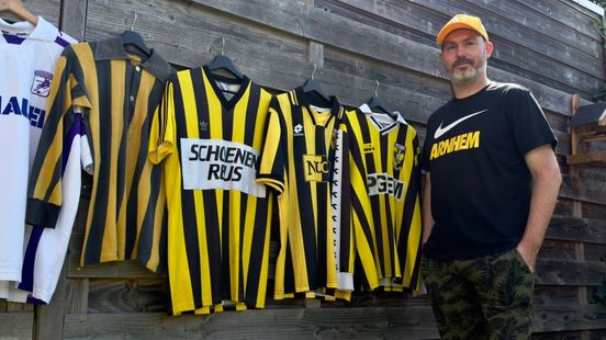 Voor Jan Willem is het verzamelen van Vitesse-shirts geen hobby, maar een missie
