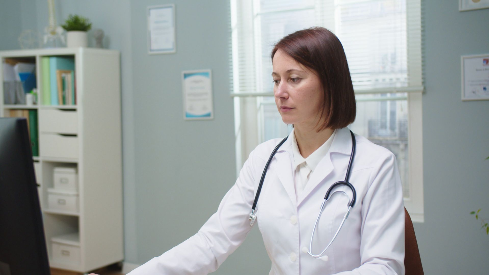 Artsen duiken op in misleidende nepvideo's: 'Dit kan gevaarlijk zijn'