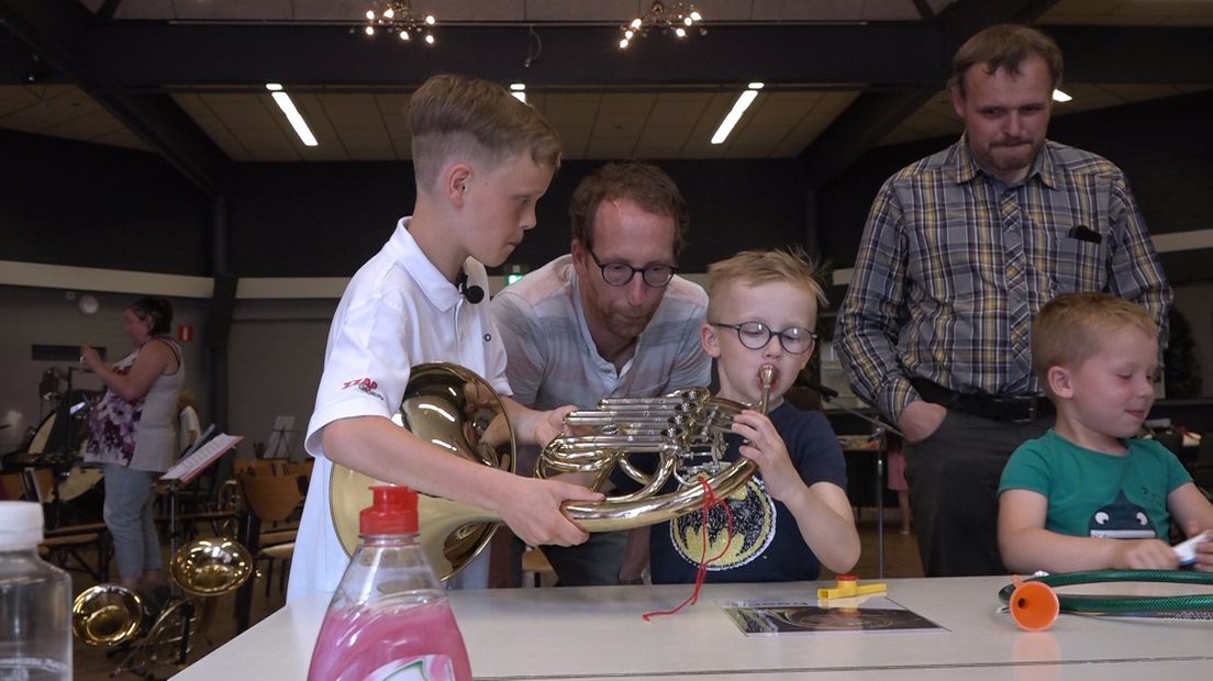 De jeugdleden van de fanfare Door Eendracht Sterk uit Hedel organiseren dit jaar voor het eerst een open dag. Het doel: meer kinderen enthousiast maken voor de muziek.