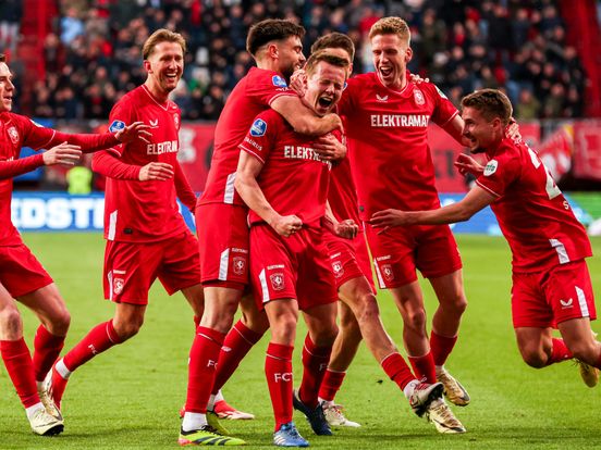 FC Twente zeker van minimaal groepsfase Europa League na thuiszege op Almere