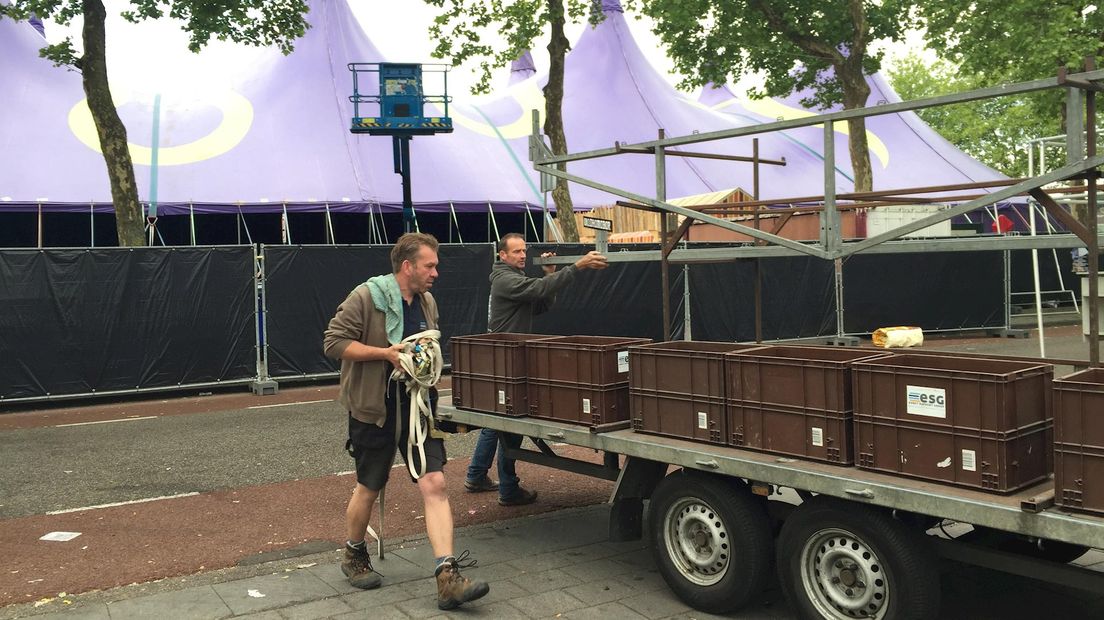 Het terrein wordt afgebroken