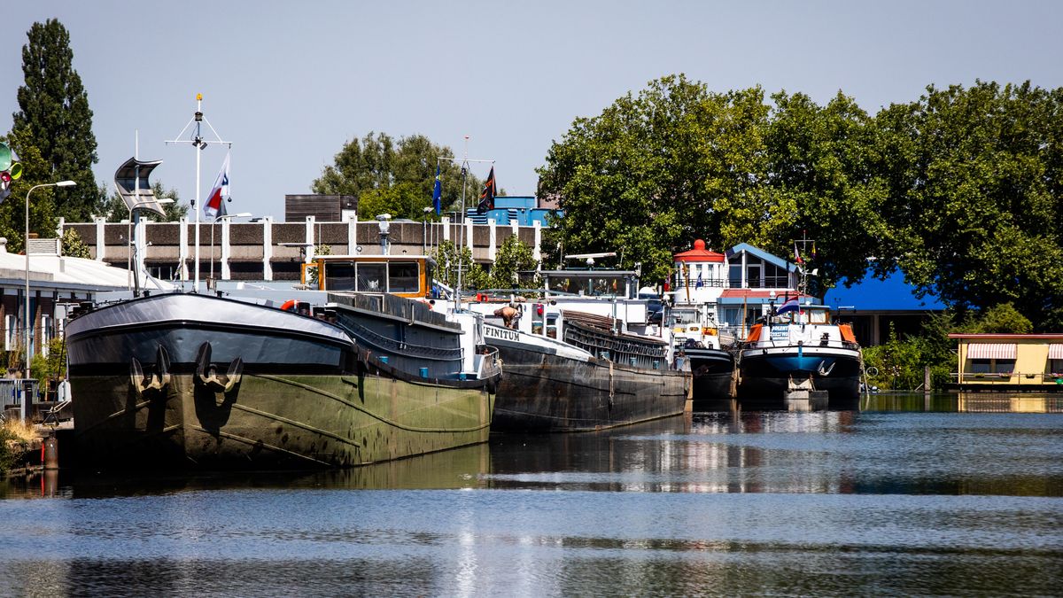 Deventer sluit haven door lage waterstand: schepen moeten vrijdag weg zijn