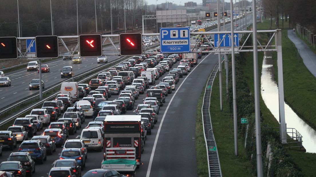 De afsluiting veroorzaakte een flinke file op de A12.