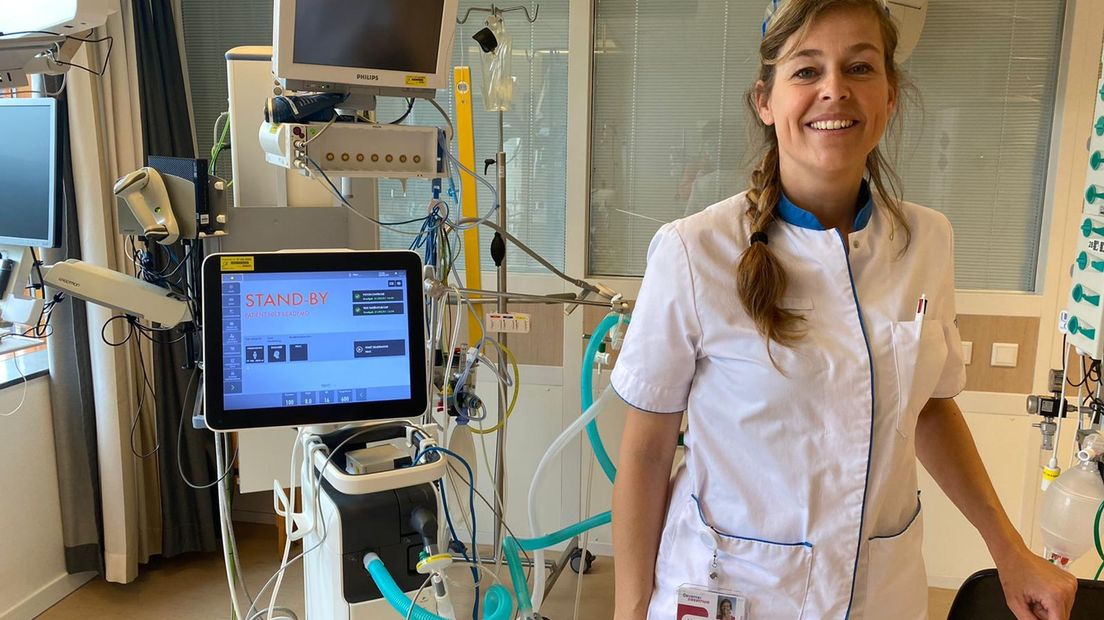 Janet is aan het werk als buddy in Het Deventer Ziekenhuis