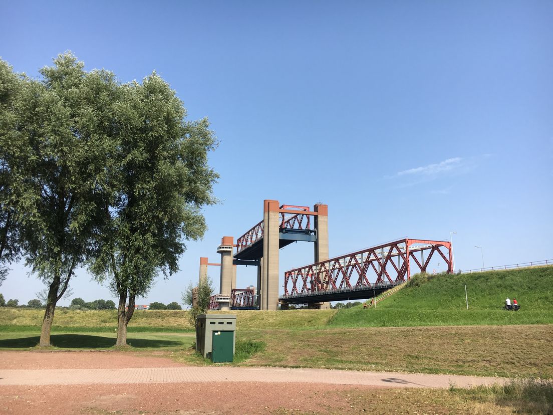 De Spijkenisserbrug (Bron: Archief)