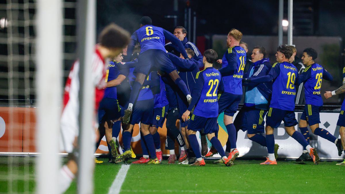LIVE: SC Cambuur eindelijk weer in actie tegen hekkensluiter Jong Ajax