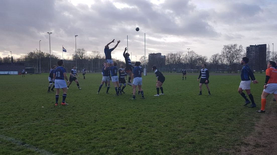 Oemoemenoe wint in Amstelveen