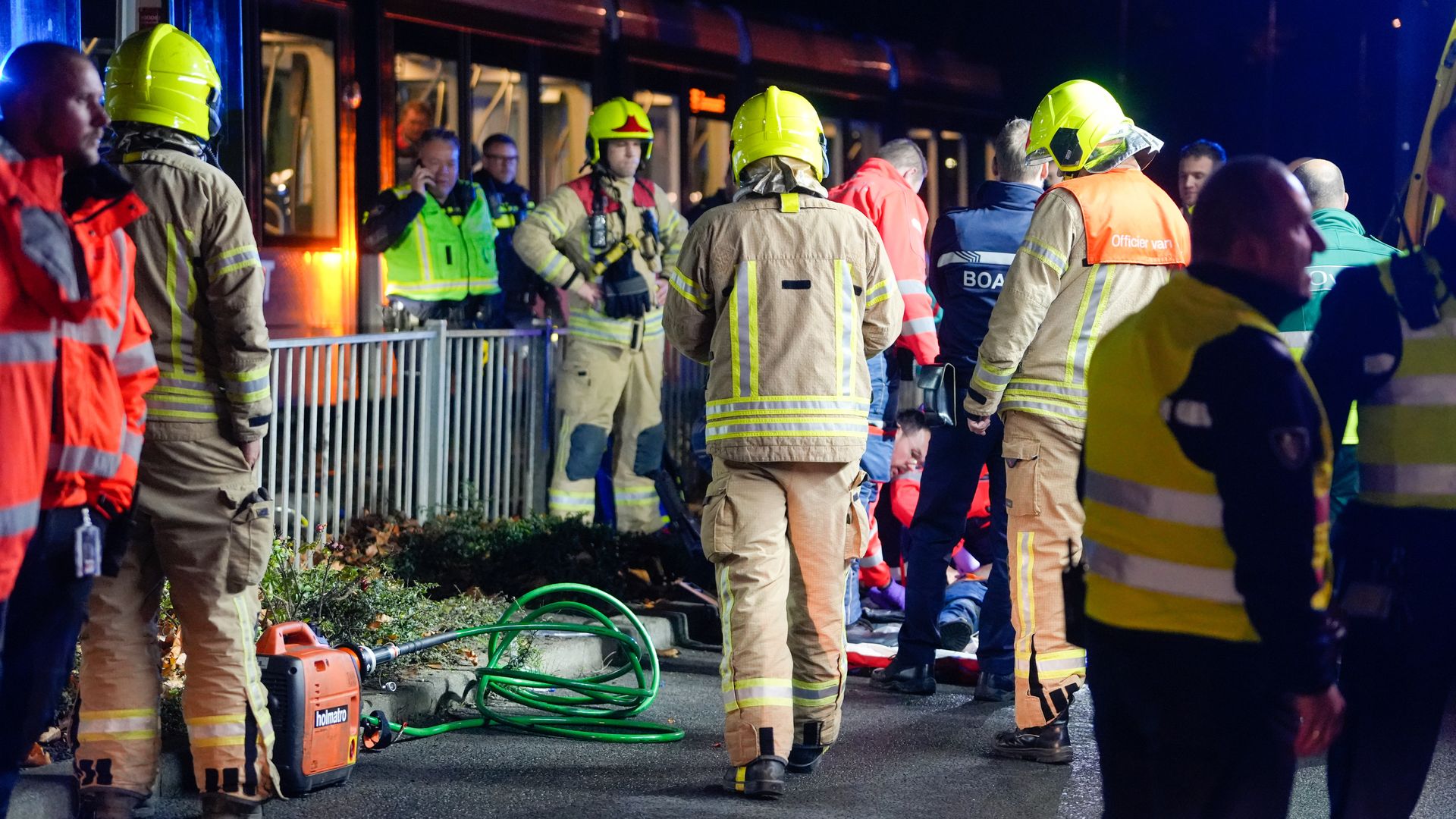 112-nieuws: Man Bekneld Onder Tram In Rotterdam | Stroomstoring Oud ...