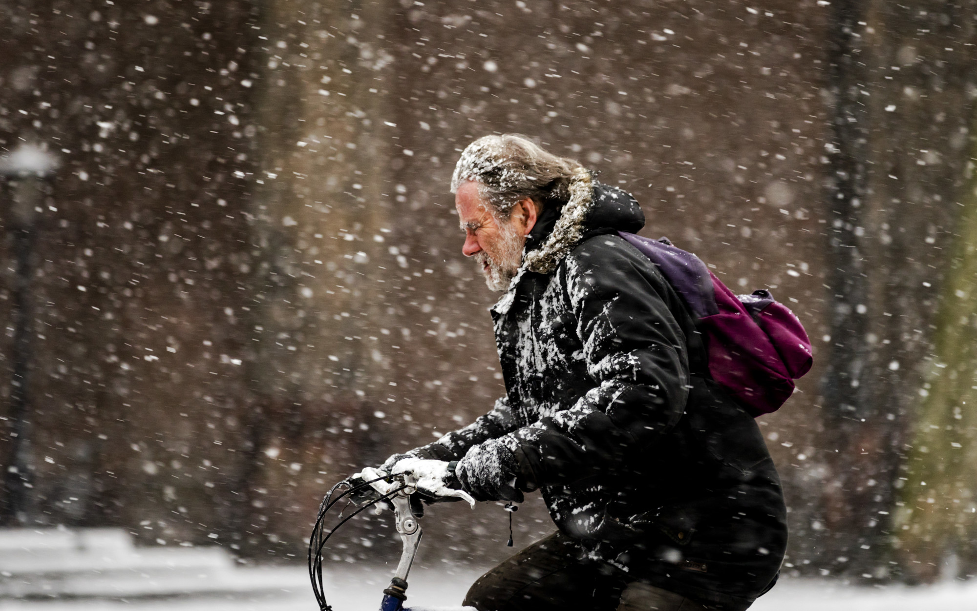 Waarschuwing voor sneeuw en gladheid, weerman verwacht laag tot 5 centimeter in deel provincie