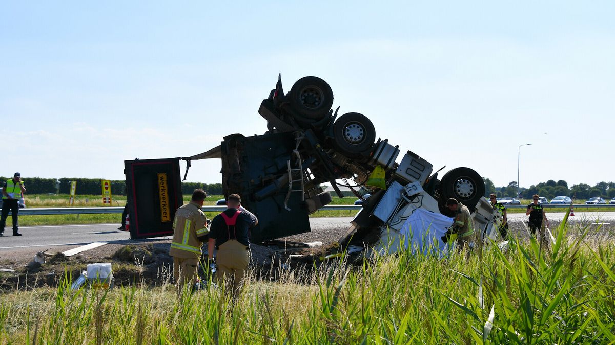 A58 richting Vlissingen dicht vanwege ongeluk met vrachtwagen