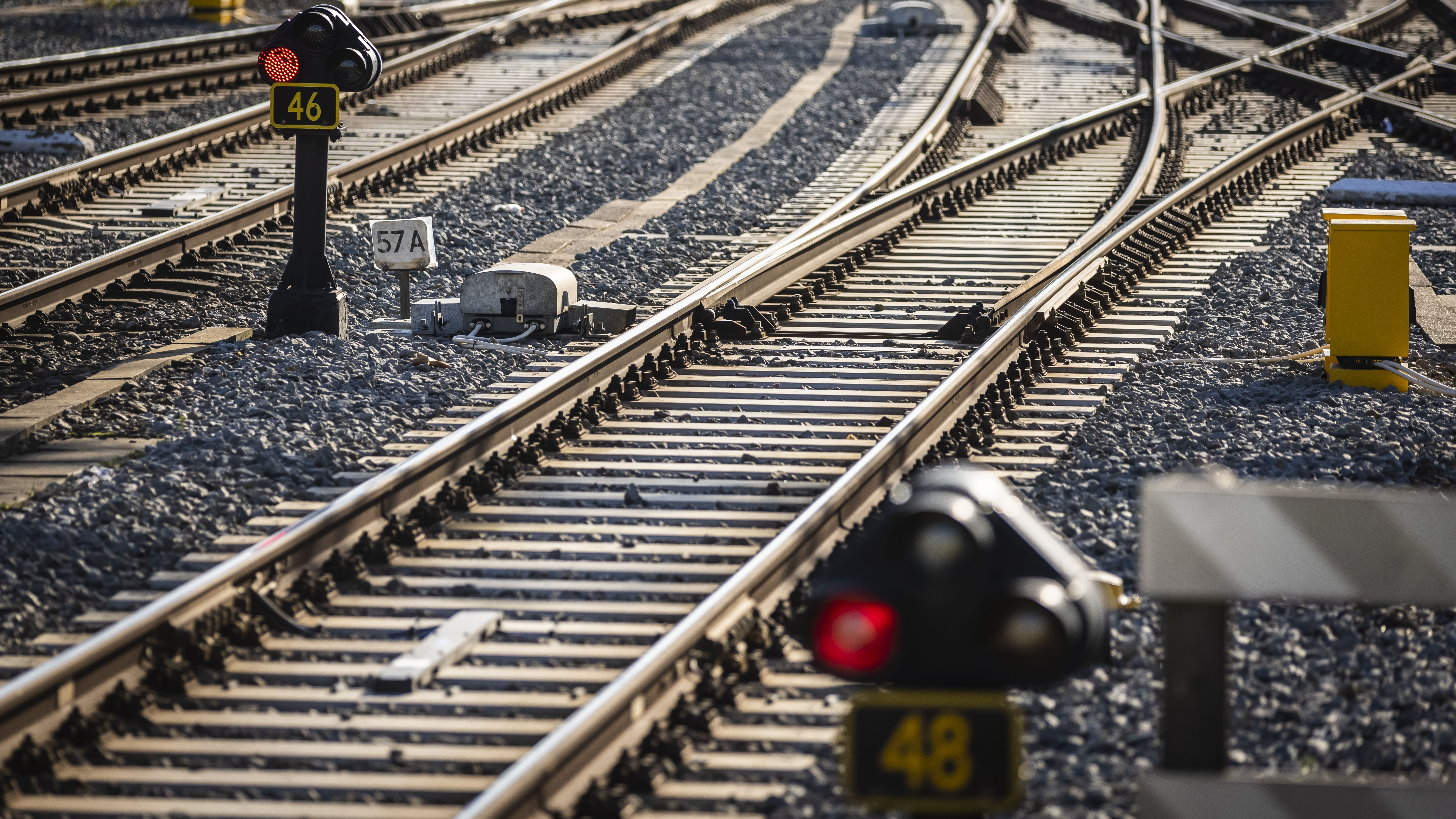 ProRail: 'Treinen Door Rood Sein, Geen Gevaarlijke Situatie' - L1 Nieuws