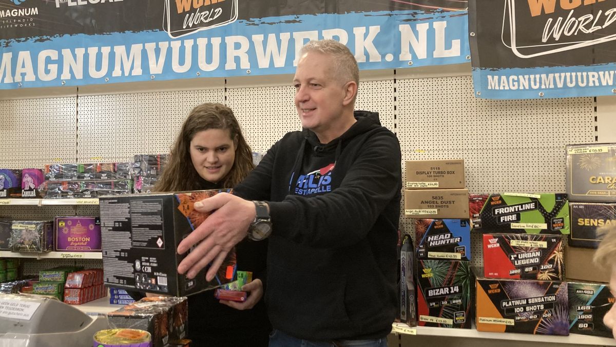 Vuurwerkverkoper Alex heeft begrip voor vuurwerkverbod: 'Maar ik ga het wel missen'