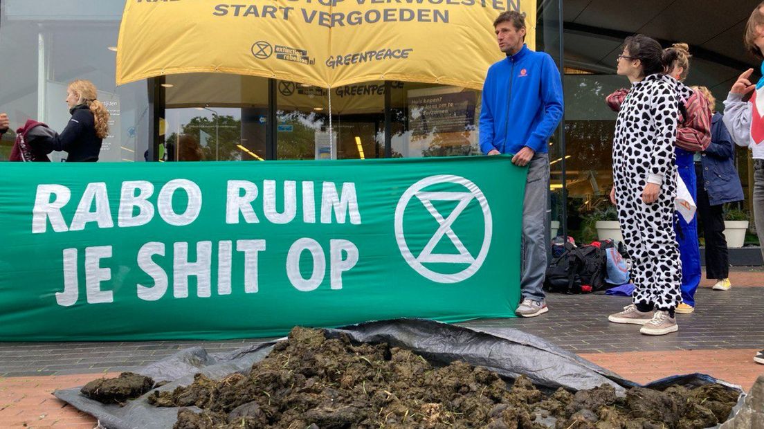 De boodschap van de actievoerders aan de bank.