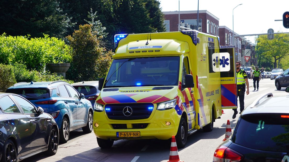 Ambulance op de Helper Brink in Stad