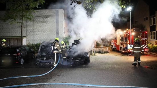 Drie auto's in brand in Apeldoorn