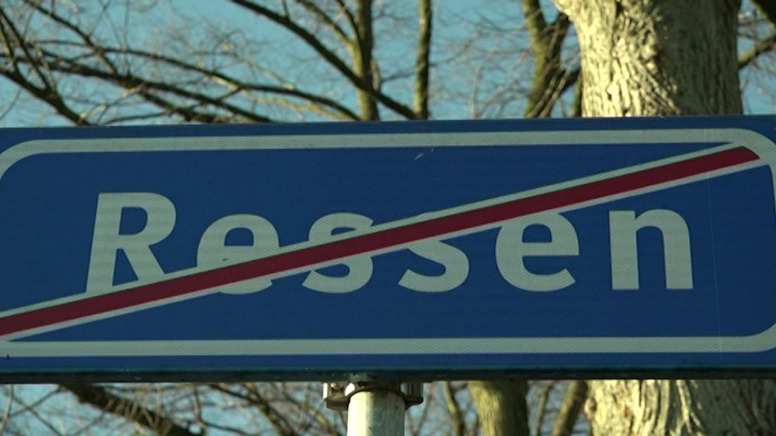Het dorp Ressen in de gemeente Lingewaard lijkt het slachtoffer te worden van gebrek aan geld voor een rondweg. Al zo'n twintig jaar staat de aanleg van de Dorpensingel-Oost op de kaart, maar nu niemand die wil betalen dreigt een 'tsunami aan verkeer'.