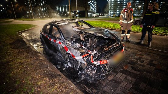 Auto gaat verloren bij brand in Arnhem
