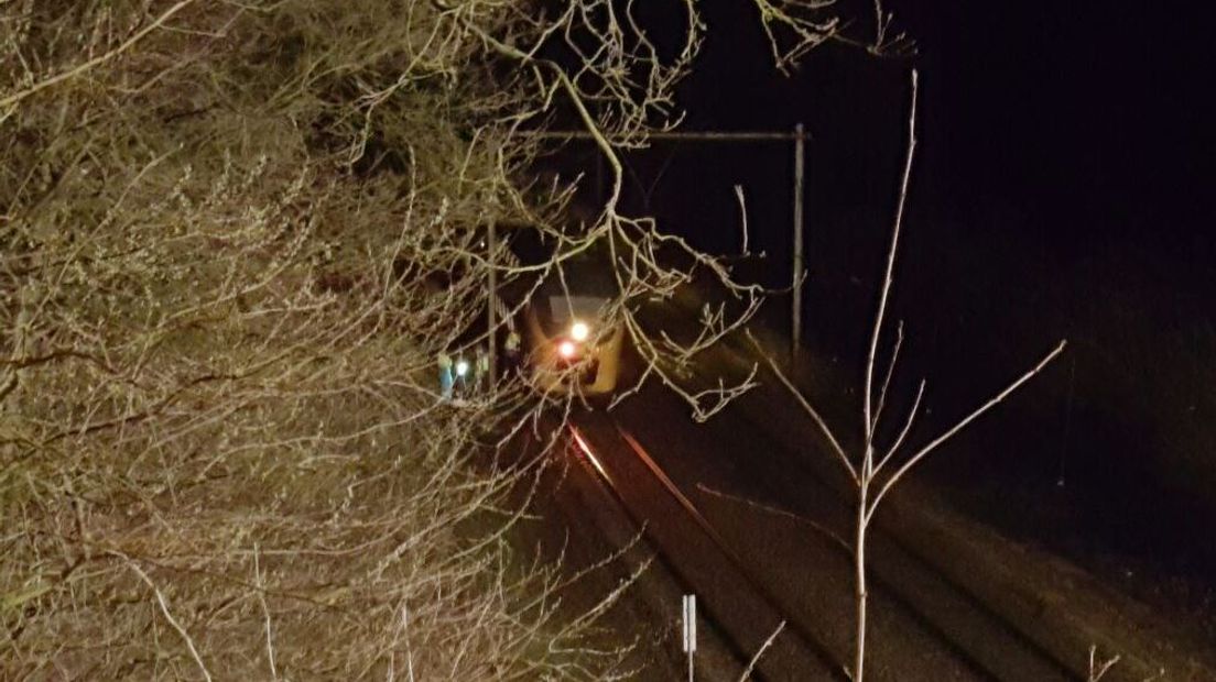 Het treinverkeer tussen Arnhem en Ede-Wageningen is weer hervat. Maandag reden een groot deel van de avond geen treinen. Dat kwam door een aanrijding met een persoon.