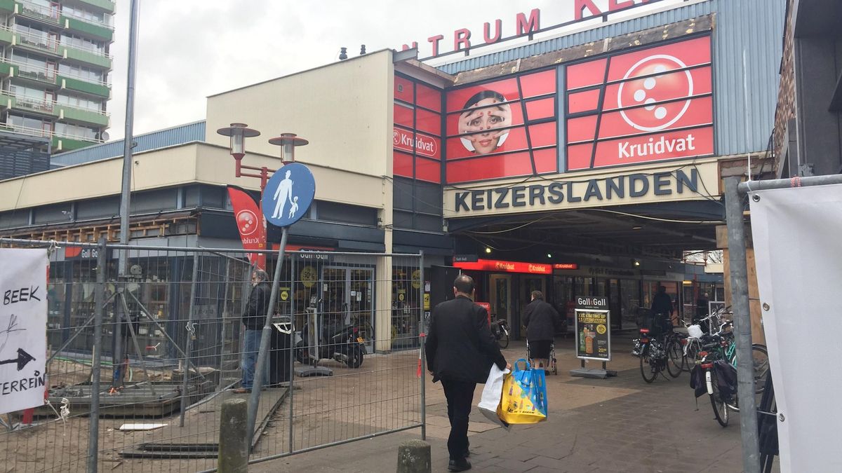 Winkelcentrum Keizerslanden Deventer op de schop; graafmachines en winkelwagens vechten om voorrang