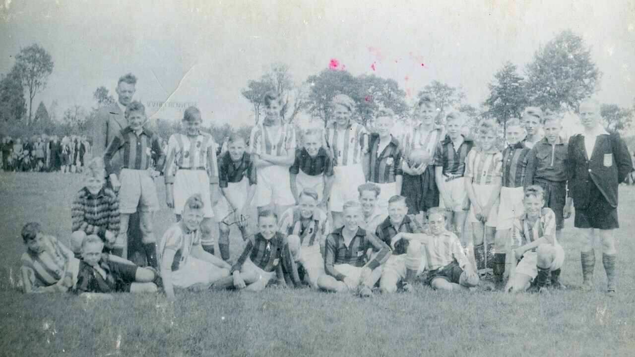 In Amsterdamsk alvetal mei tsjinstanners fan VV Heerenveen, maitiid 1945