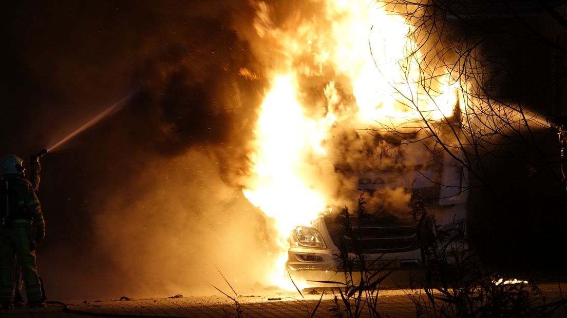 Vrachtwagen in brand in Hardenberg