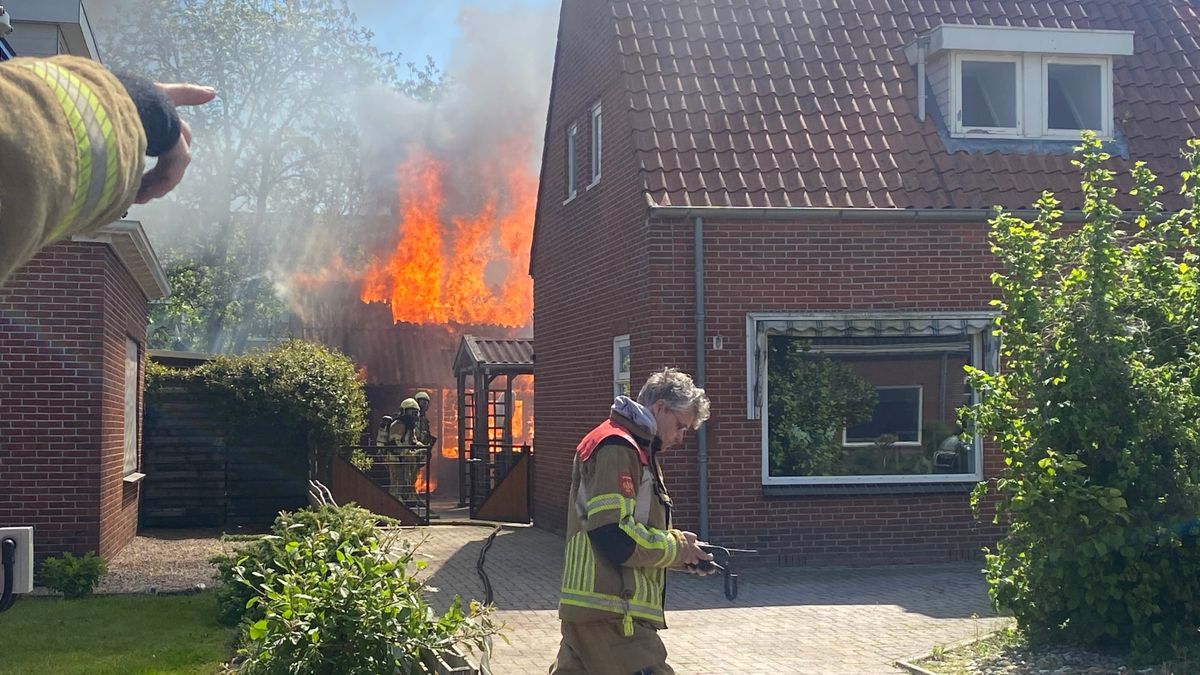 Brand in garage Surhuisterveen onder controle
