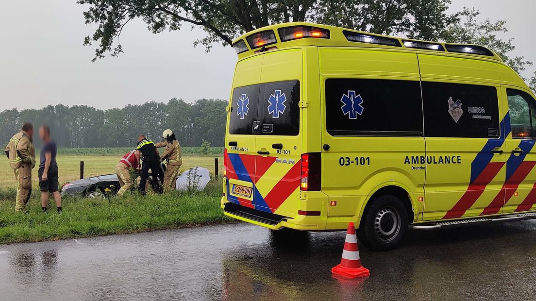 Een automobilist raakte in Tynaarlo de macht over het stuur kwijt