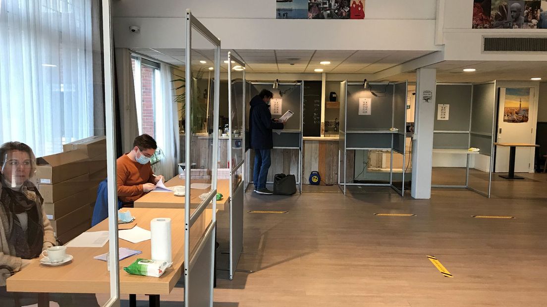 Studio Idee in Loenen aan de Vecht is omgetoverd tot stembureau.