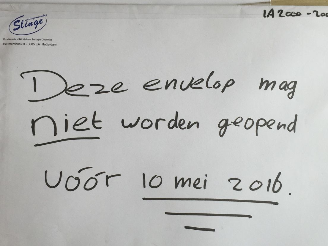 'Open deze envelop niet voor 10 mei 2016'