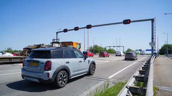 112-nieuws dinsdag 26 mei: Rijkswaterstaat stelt hitteprotocol in werking op snelwegen • Aanrijding in Haren. 112-nieuws dinsdag 26 mei: Rijkswaterstaat stelt hitteprotocol in werking op snelwegen • Aanrijding in Haren.