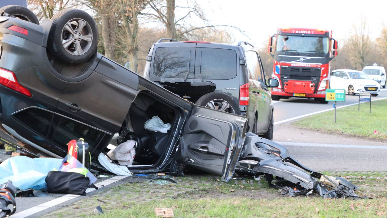 Gewonde bij zwaar ongeval in Reutum.