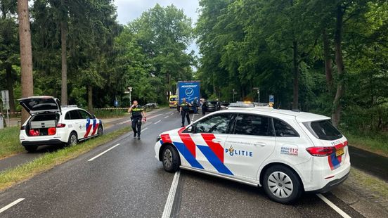 Fietser overlijdt bij ongeval in Beekbergen. Fietser overlijdt bij ongeval in Beekbergen.