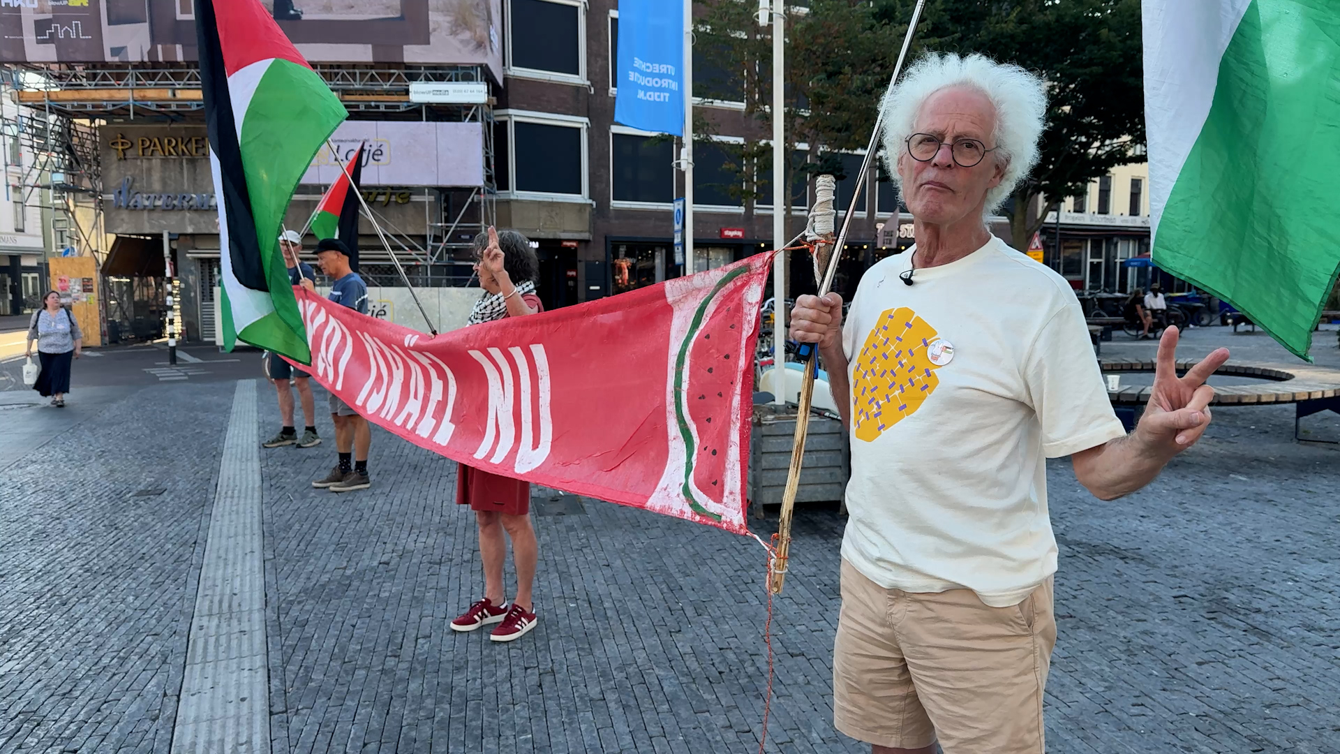 Giel demonstreert al 100 weken elke ochtend tegen het geweld in Gaza: 'Ik voel me gesteund'