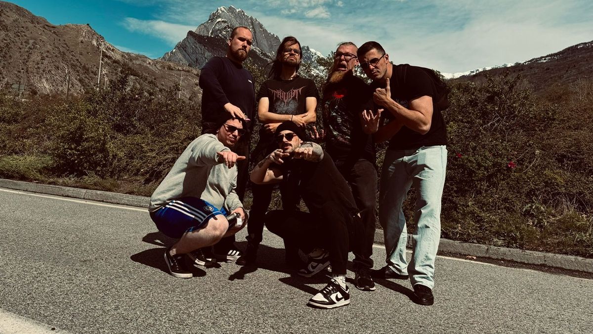 Droomtour van metalband spat uiteen door diefstal: 'We keken er zo naar uit'