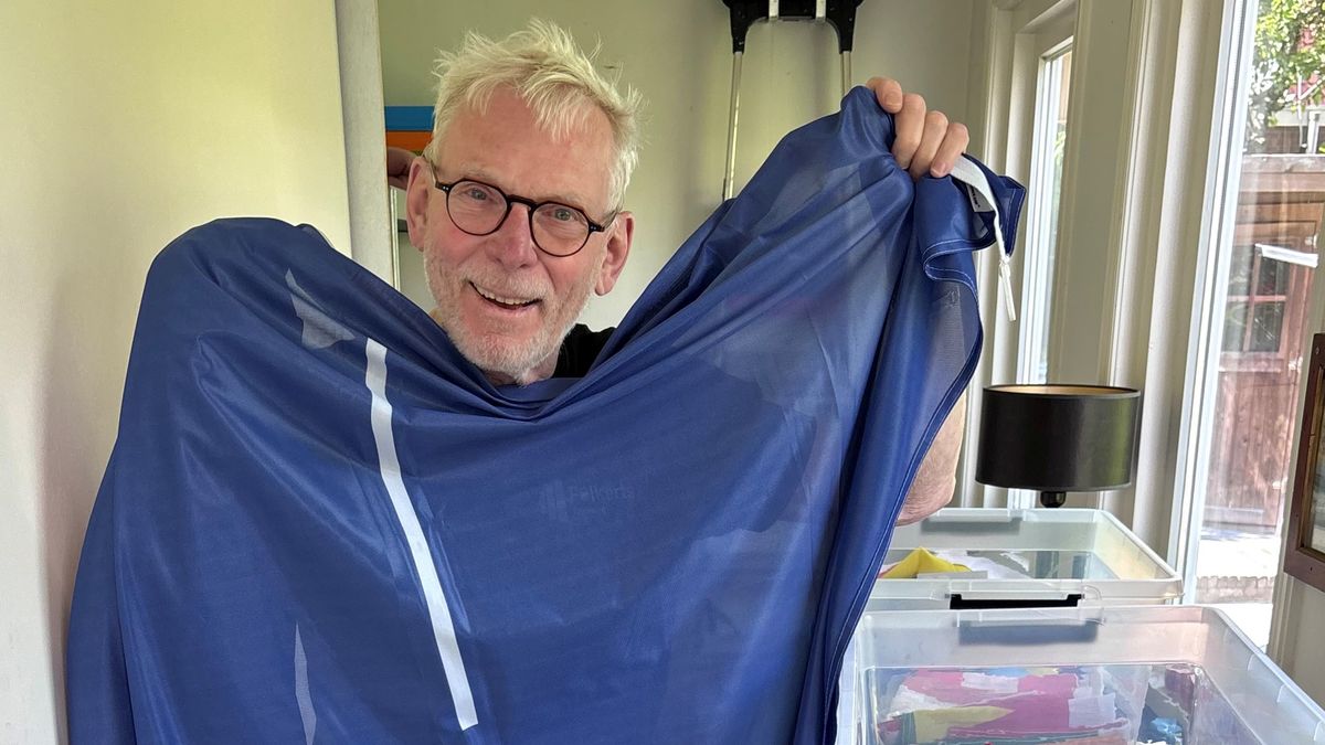 Waarom hangt er bij dit huis in Leeuwarden altijd een andere vlag?