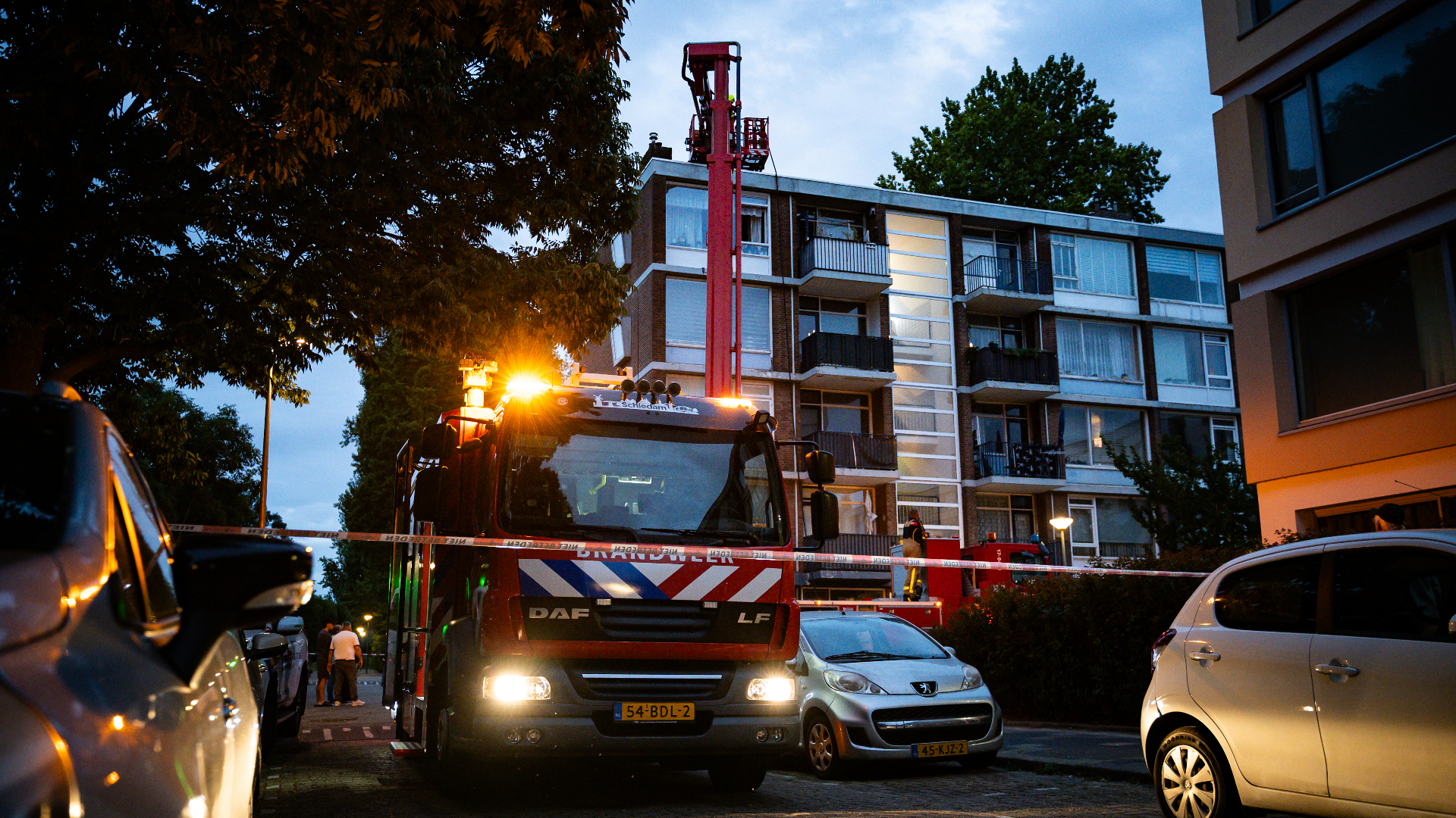 De brandweer is ter plekke.