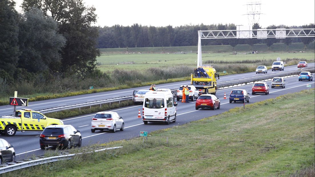 Flinke file richting Zwolle op A28 door kop-staartbotsing