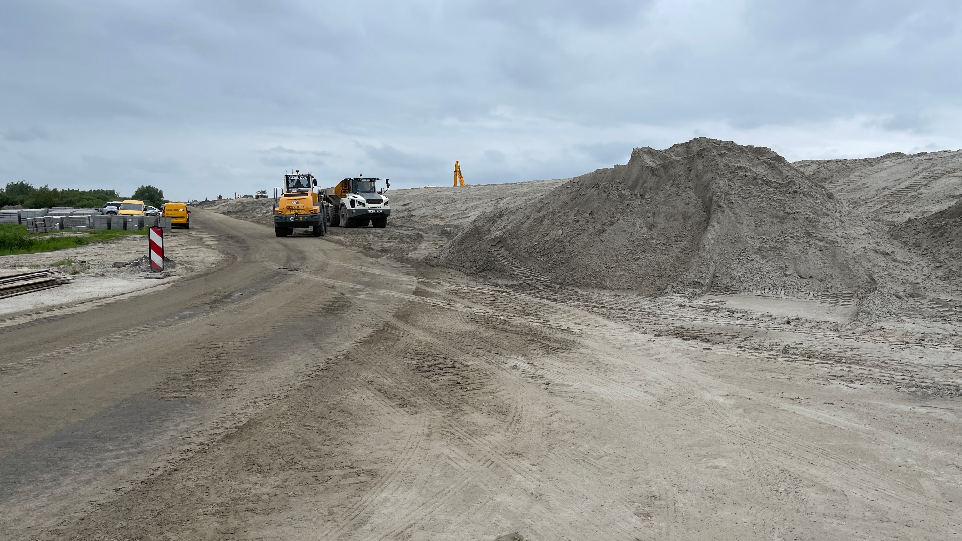 De versterking van de dijk bij Lauwersoog