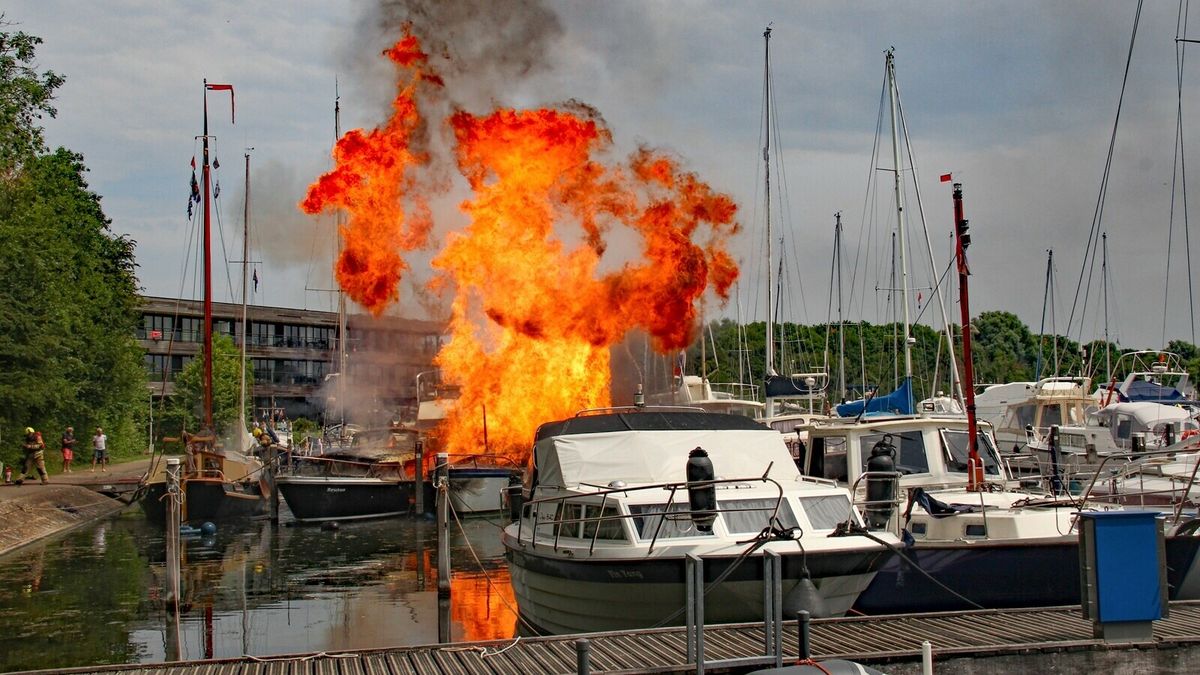 Slachtoffer overleden na explosie in jachthaven Arnemuiden