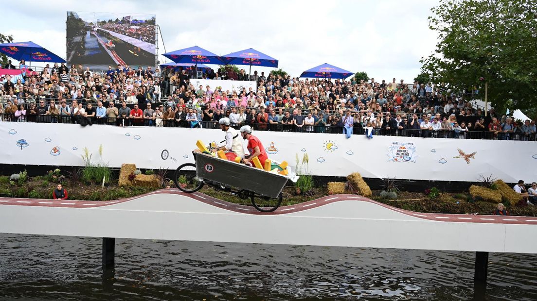 Deelnemers trotseren het parcours