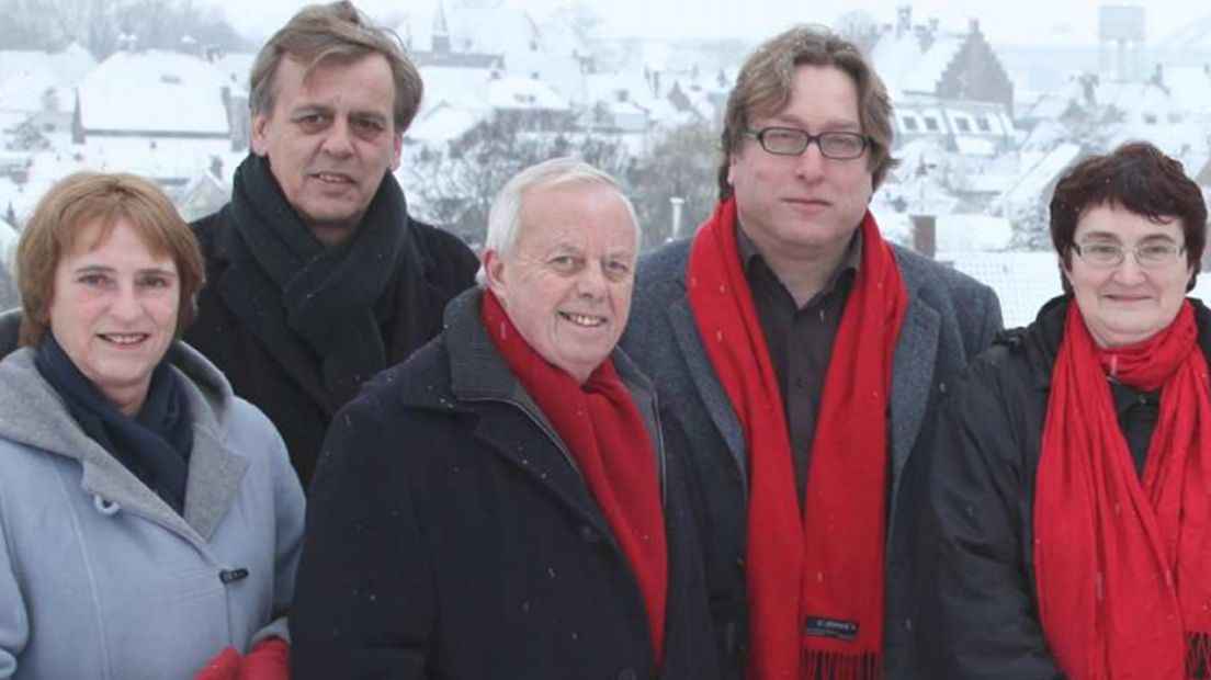 Een archieffoto van PvdA Vianen, in het midden Bert van Dijk