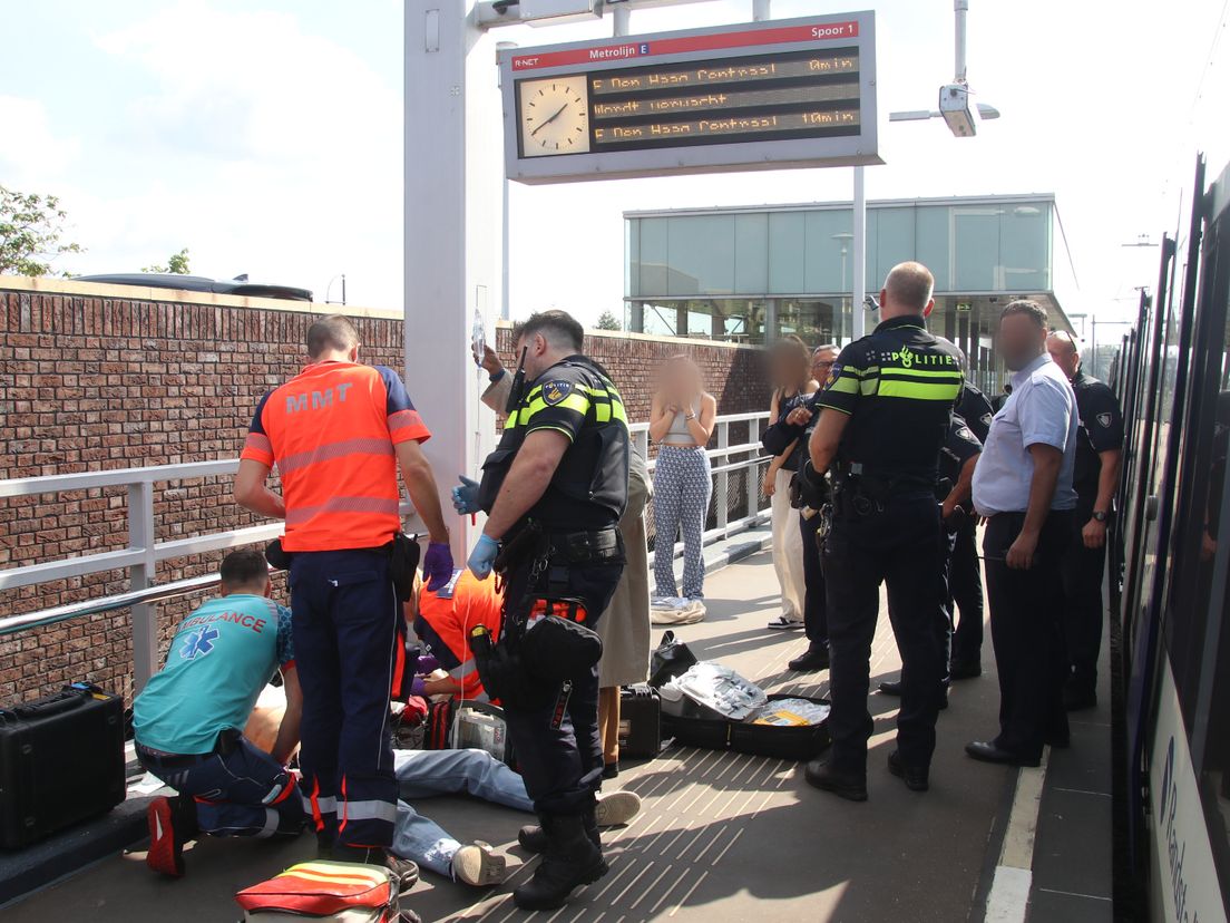 Het slachtoffer is behandeld door artsen van de traumahelikopter.