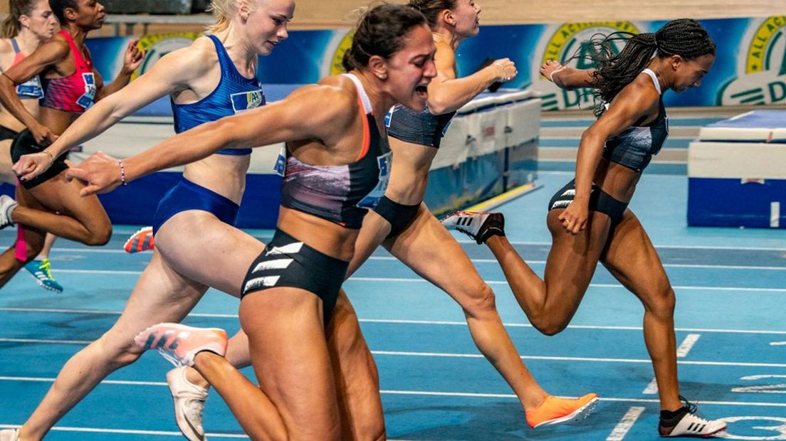 De zinderende finale van de 60 meter voor vrouwen op zaterdag.