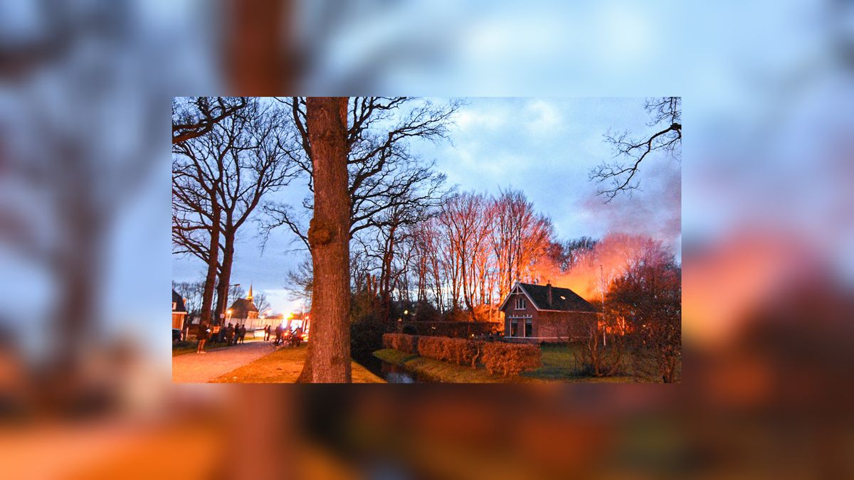 Hok achter huis aan de Schoterlandseweg in Oudeschoot afgebrand