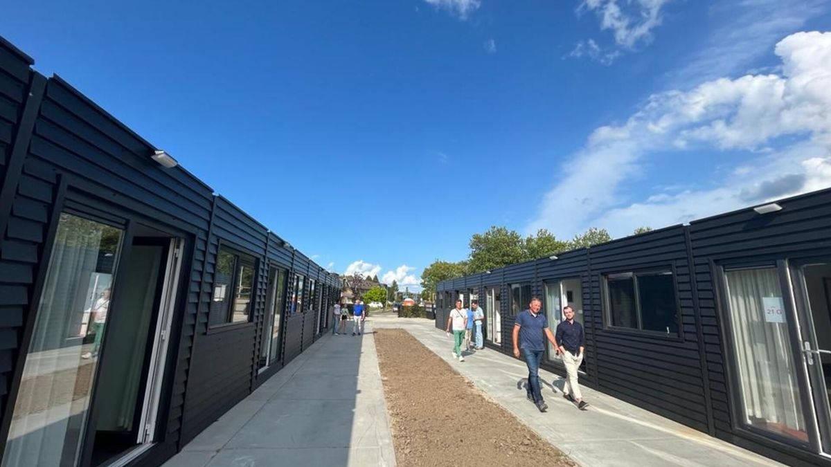 Inwoners Wemeldinge 'keuren' nieuwe woonunits Oekraïense vluchtelingen: 'We gunnen ze het allerbeste