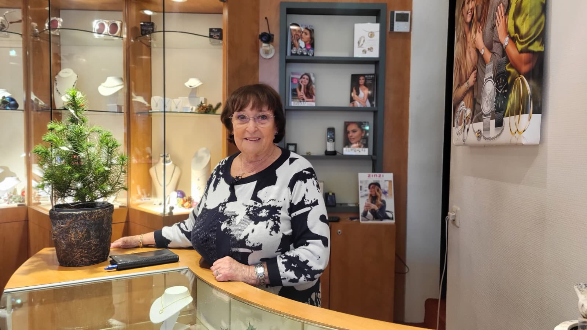 Toen haar vader overleed, namen Kitty en haar man de winkel over.