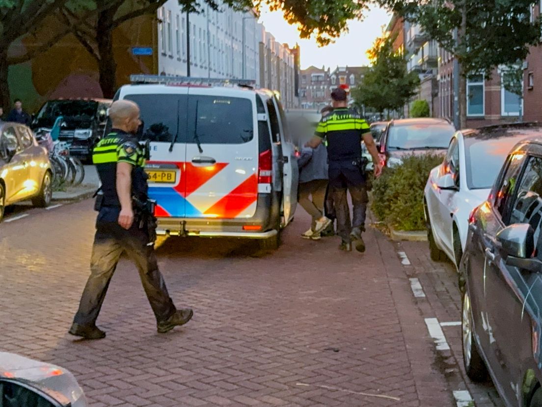 De verdachte werd later in de buurt aangehouden.