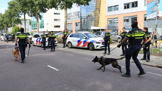 Aanhouding, politiehonden en helikopter bij azc-demonstratie Home
